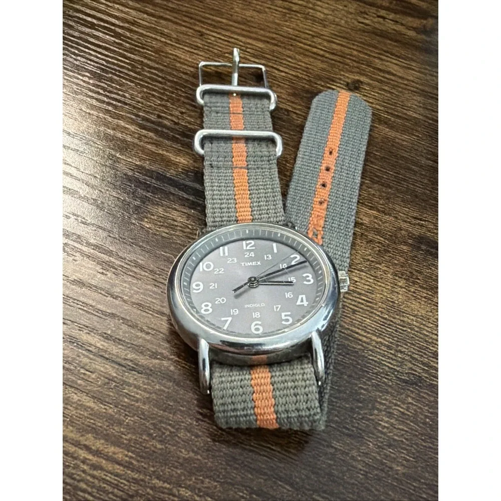 Timex Weekender Indiglo Men's Watch 38mm Gray Dial, Nylon Strap, New Battery!
